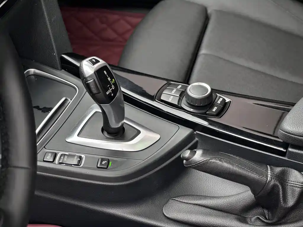 BMW 3-Series 2018 320Li Fashion Edition