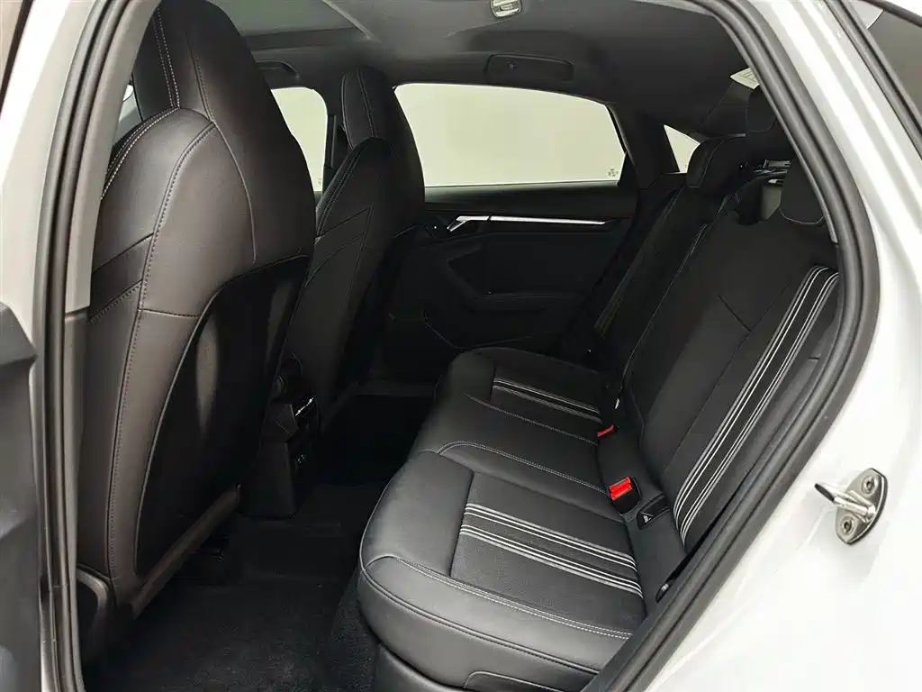 Audi A3L Limousine 2023 Facelift 35 TFSI Fashion Sport