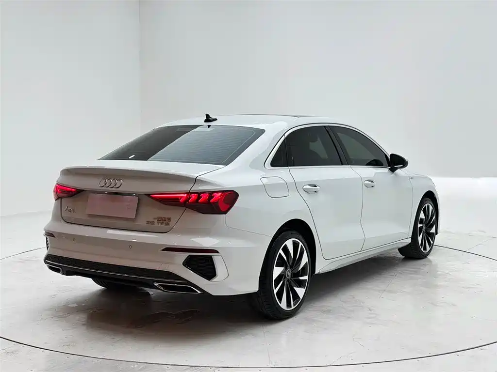 Audi A3L Limousine 2023 Facelift 35 TFSI Fashion Sport