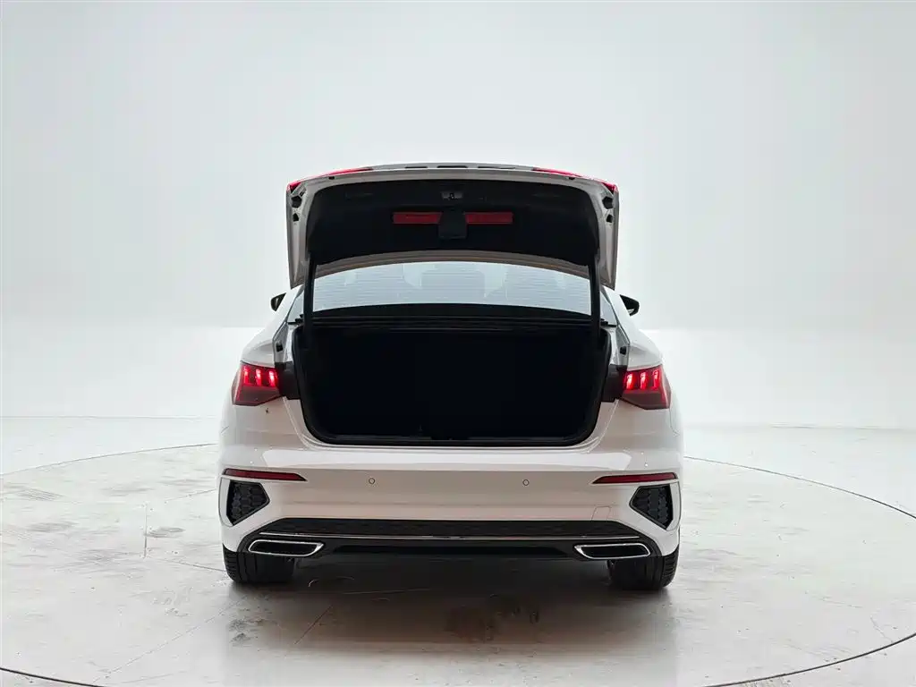 Audi A3L Limousine 2023 Facelift 35 TFSI Fashion Sport