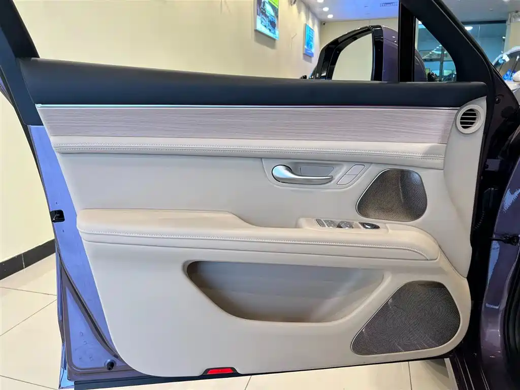 AITO M5 2025 EREV Ultra AWD