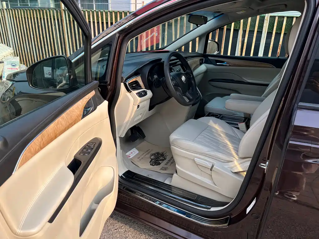 Buick GL8 2017 ES 28T Comfort Edition China V