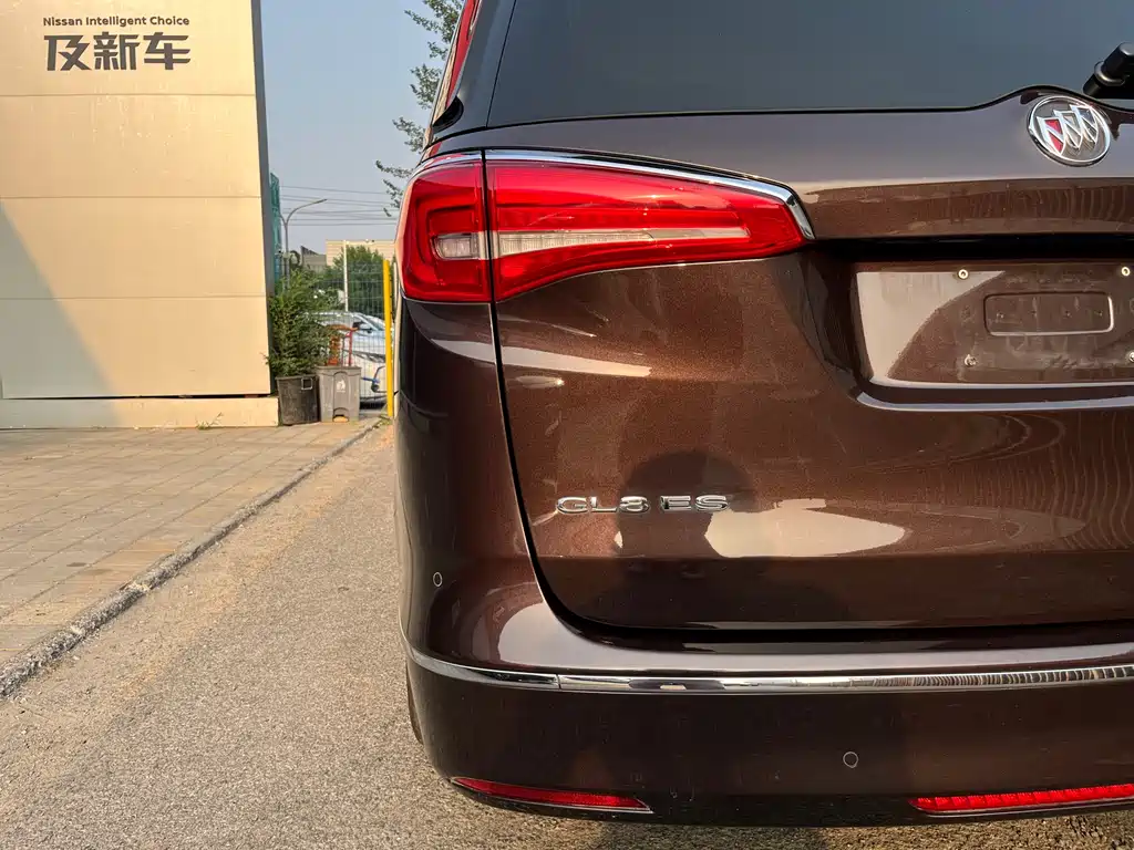 Buick GL8 2017 ES 28T Comfort Edition China V