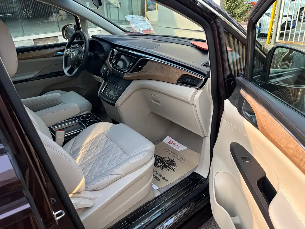 Buick GL8 2017 ES 28T Comfort Edition China V