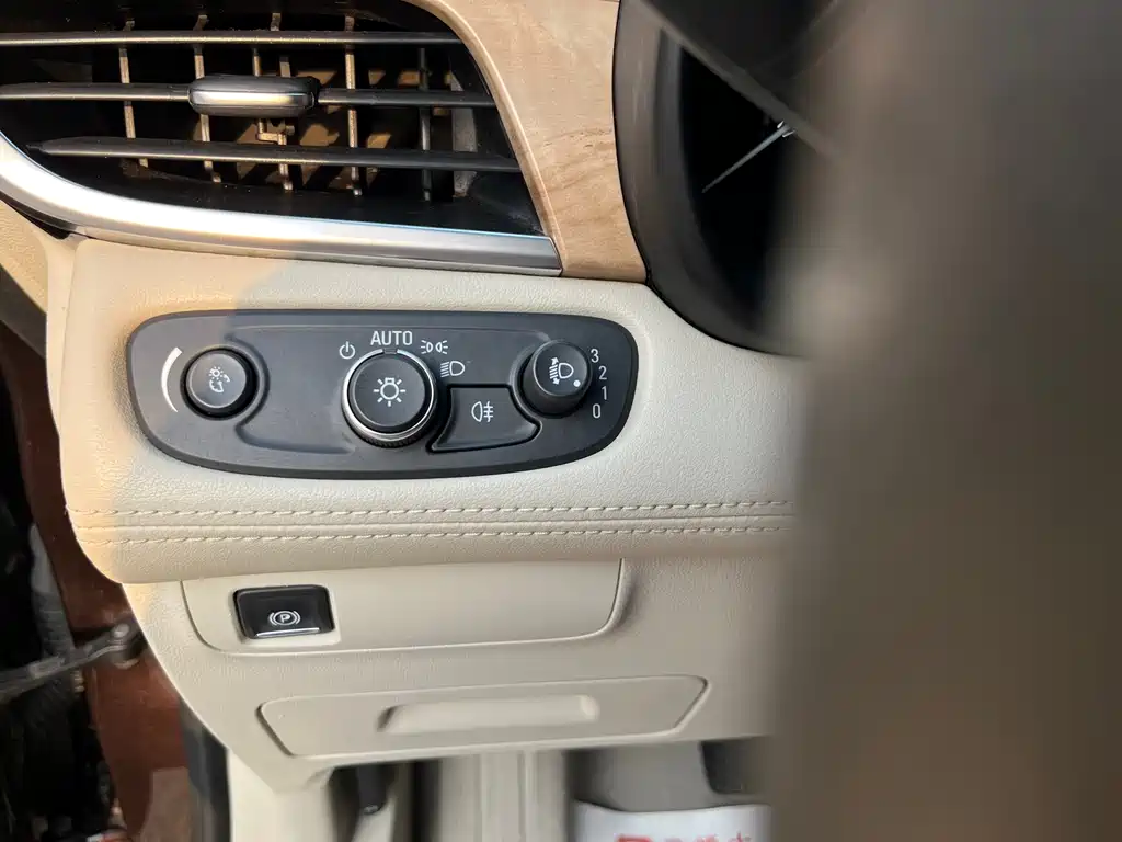 Buick GL8 2017 ES 28T Comfort Edition China V