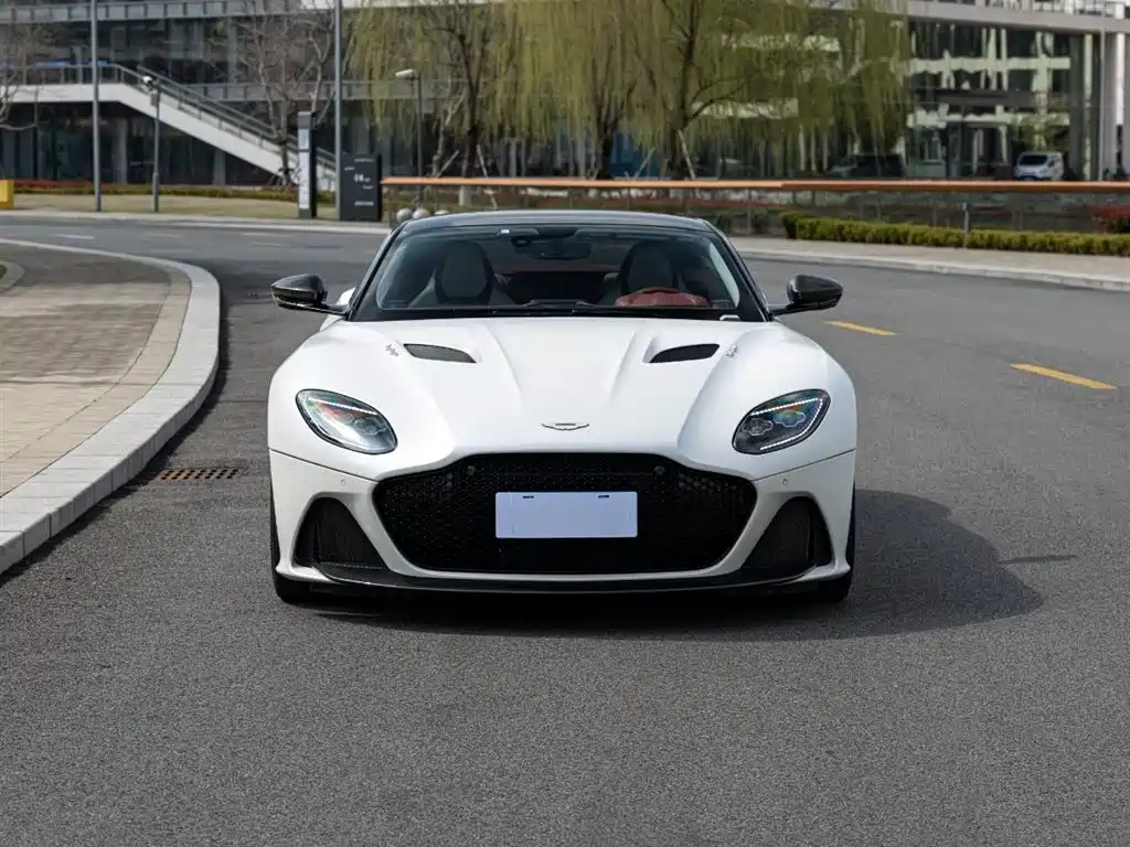 Aston Martin DBS Superleggera V12 Coupe