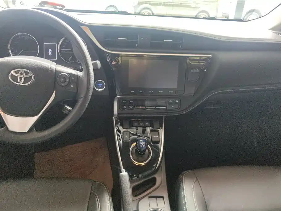 Toyota Corolla Plug-in Hybrid 2020 1.8L E-CVT Comfort Edition