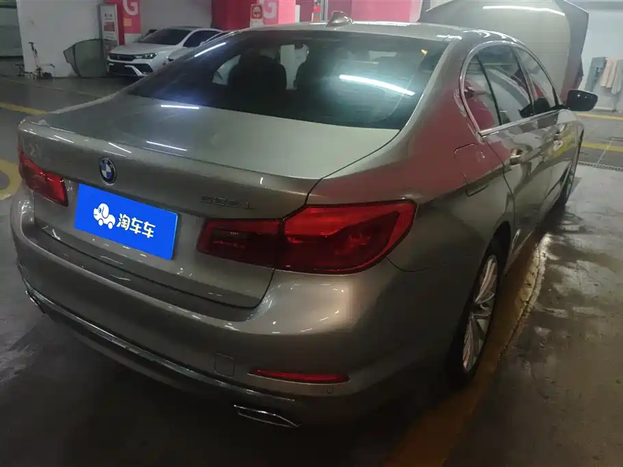 BMW 5 Series 2020 525Li Luxury Package - фото 3