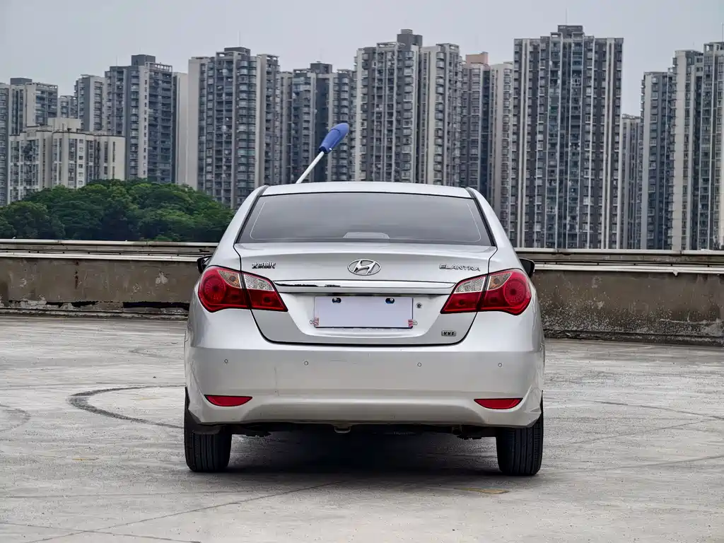 Hyundai Elantra 2011 1.6L Automatic Luxury Edition