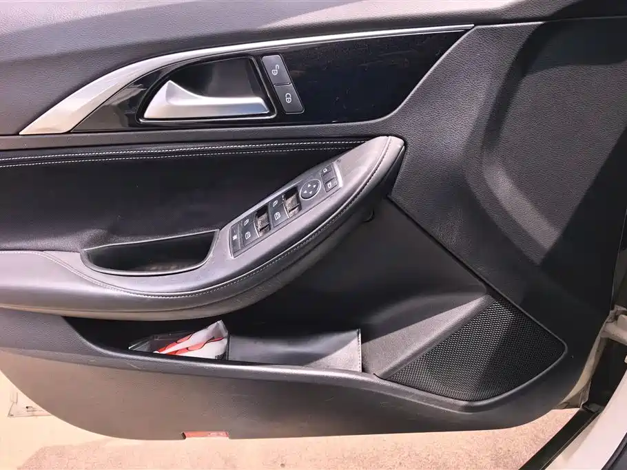 Infiniti QX30 2017 1.6T 2WD Sport Edition