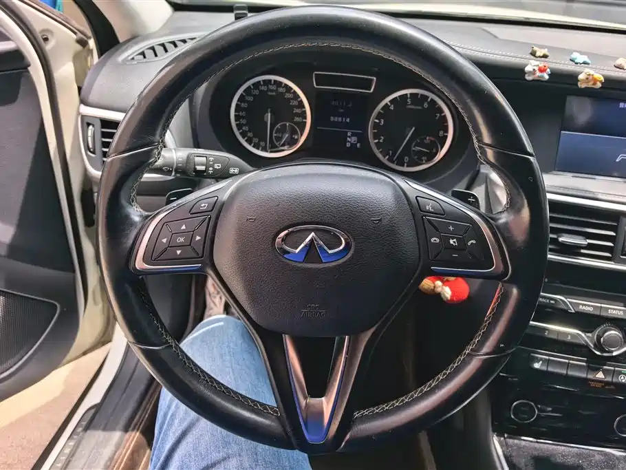 Infiniti QX30 2017 1.6T 2WD Sport Edition