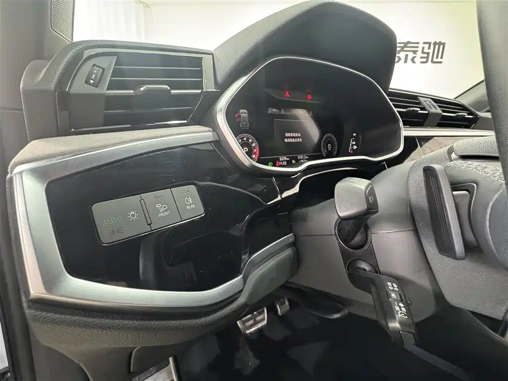 Audi Q3 2024 35 TFSI Fashion Dynamic