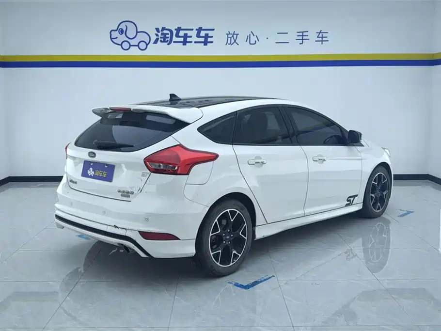 Ford Focus 2017 1.5T CTCC White and Black Limited Edition