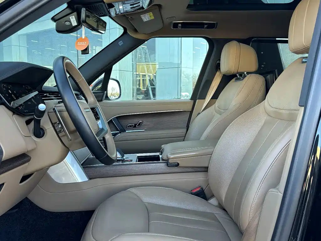 Range Rover 2024 3.0 L6 400PS Autobiography LWB