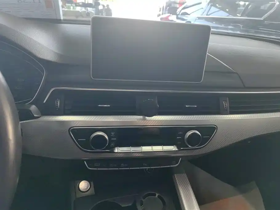 Audi A4L 2017 Plus 40 TFSI Fashion
