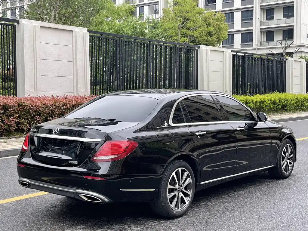 Mercedes-Benz E-Class 2016 E 300 L Fashion