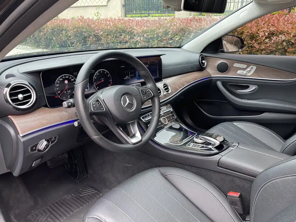 Mercedes-Benz E-Class 2016 E 300 L Fashion