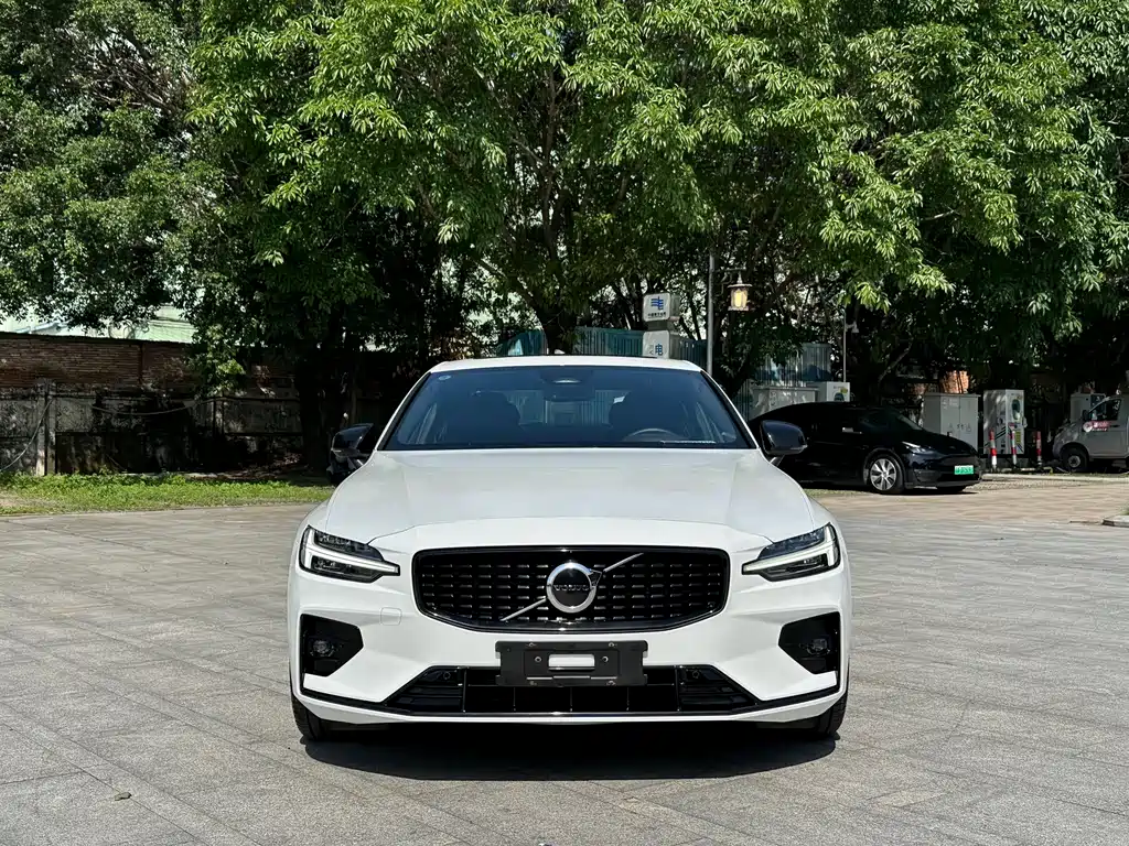 Volvo S60 2024 B5 Inscription Sport Edition