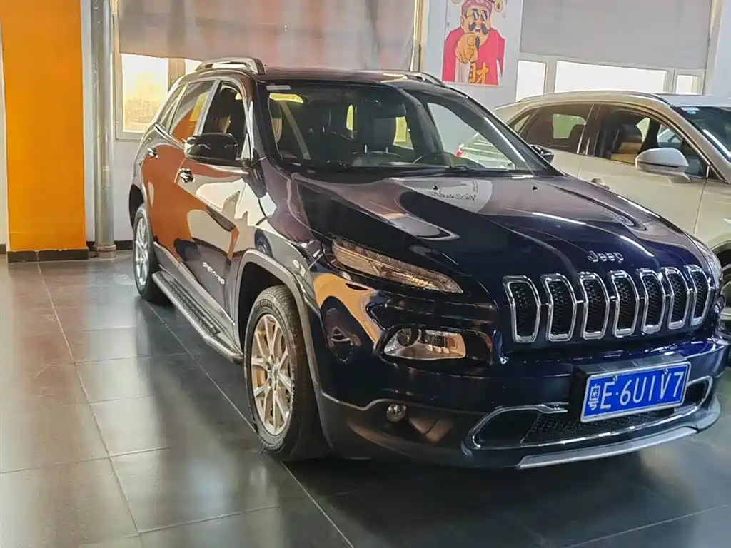 Jeep Cherokee 2017 2.4L Advanced Intelligent Edition