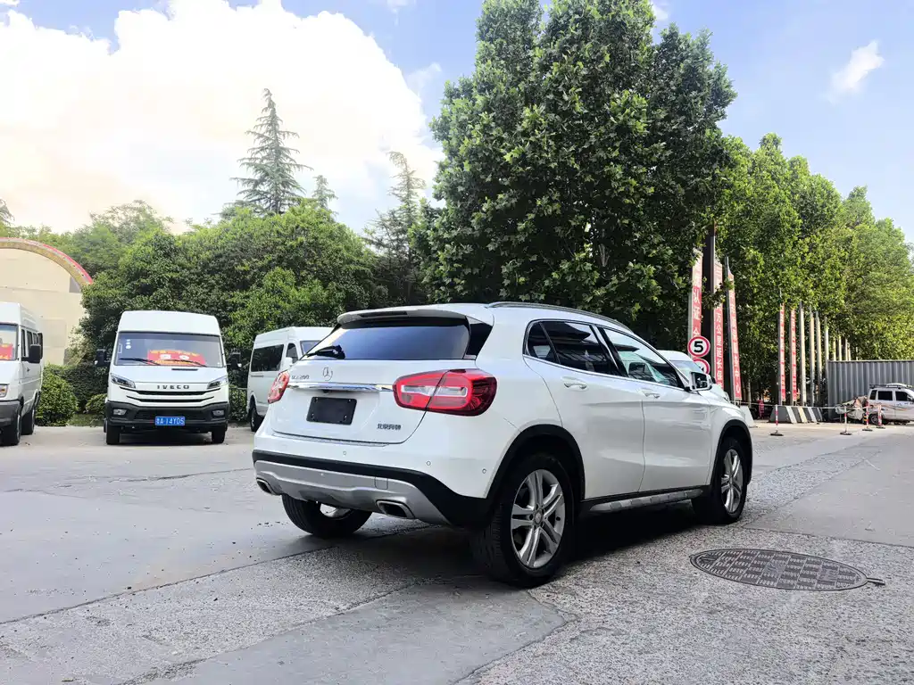 Mercedes-Benz GLA 200 Dynamic Edition 2016