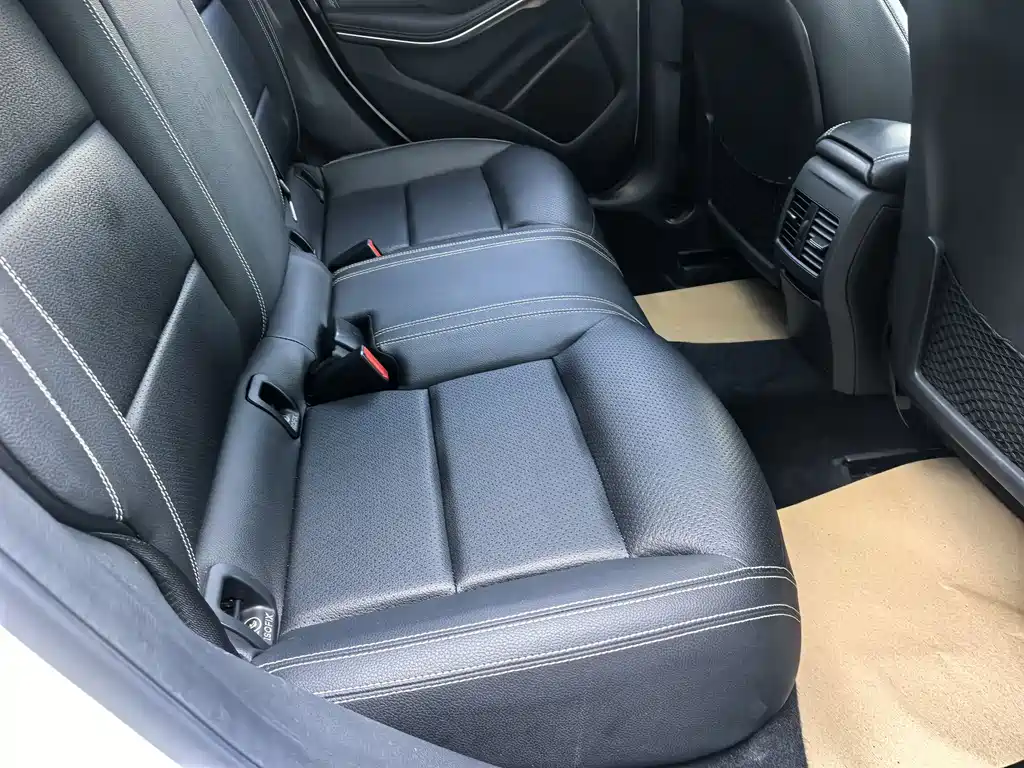 Mercedes-Benz GLA 200 Dynamic Edition 2016