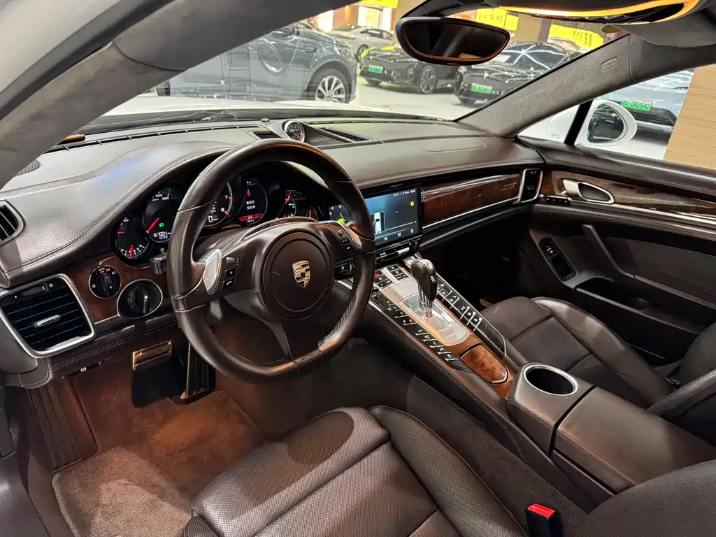Porsche Panamera 2010 Panamera Turbo 4.8T