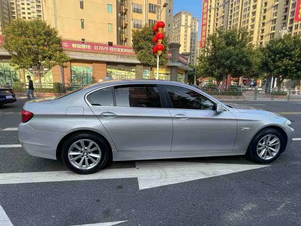 BMW 5 Series 2013 525Li Leading Edition