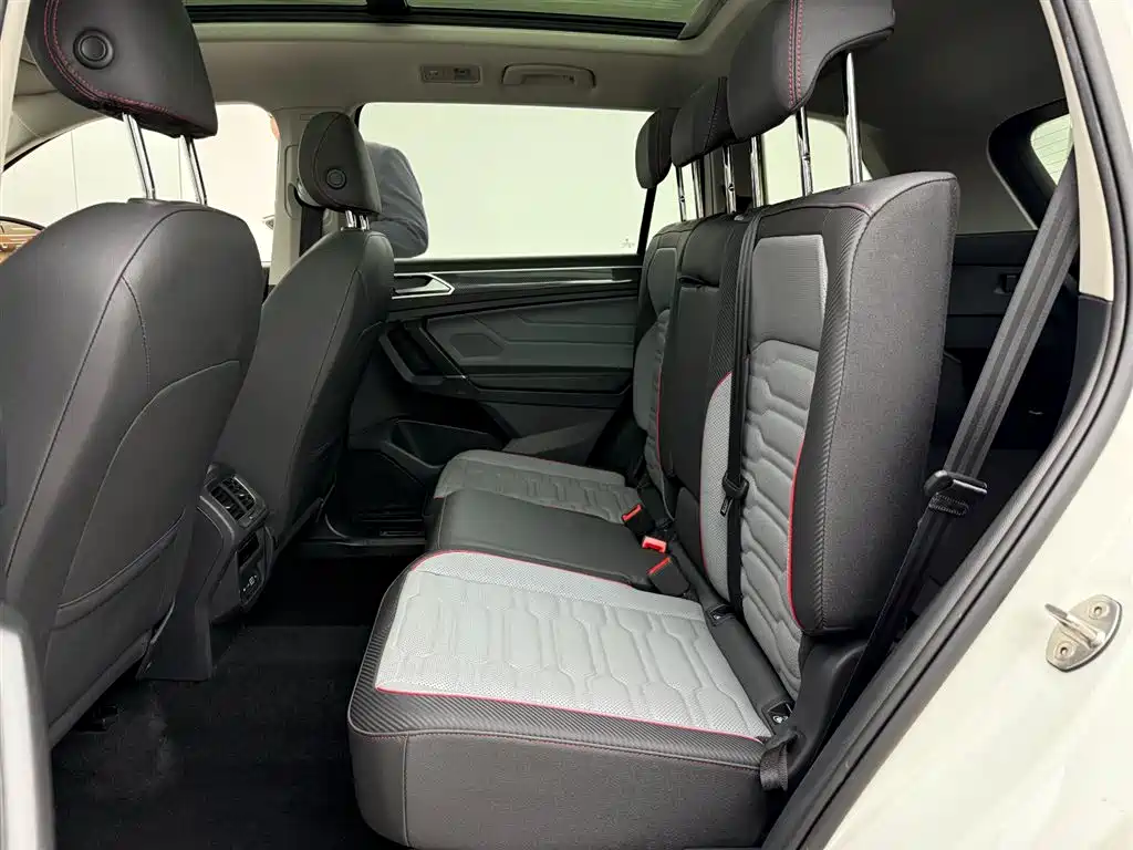 Volkswagen Tiguan L 2022 330TSI Automatic FWD R-Line Flagship Edition