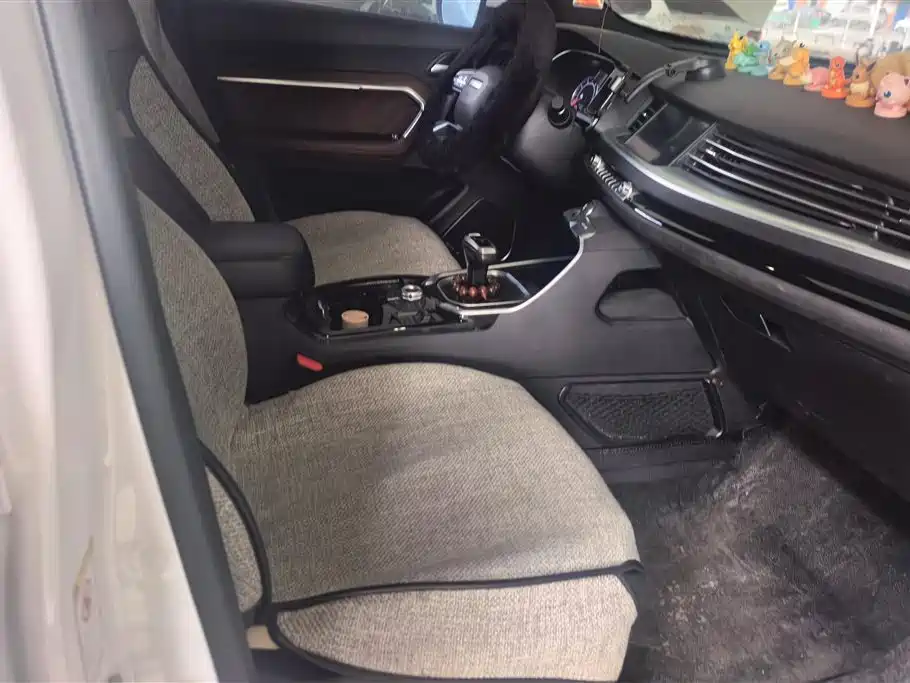 Haval H6 2017 Blue Label 2.0T Automatic 2WD Zhi Shang Edition