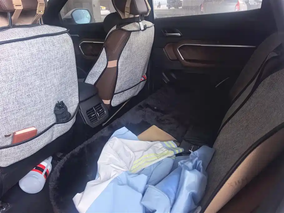 Haval H6 2017 Blue Label 2.0T Automatic 2WD Zhi Shang Edition