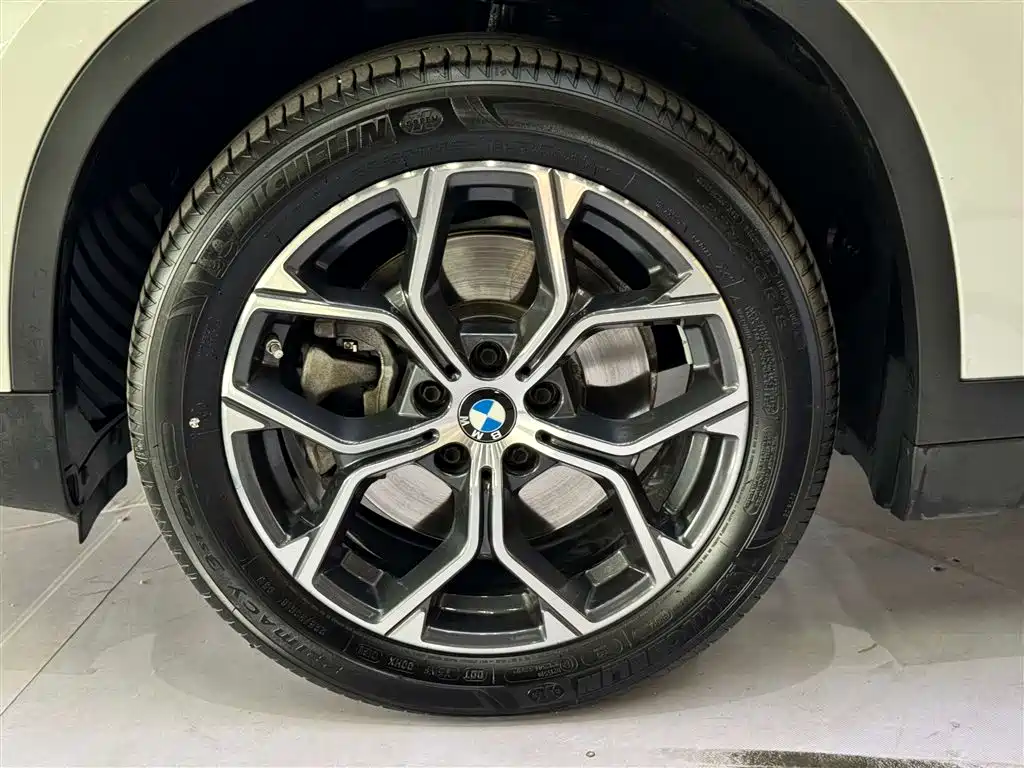 BMW X1 2022 sDrive25Li Leading Edition