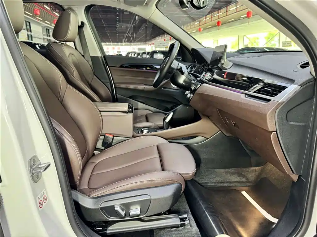 BMW X1 2022 sDrive25Li Leading Edition