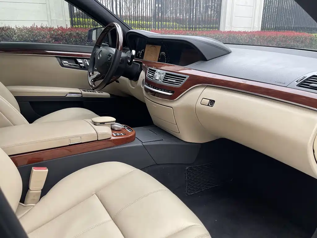 Mercedes-Benz S-Class 2006 S 300