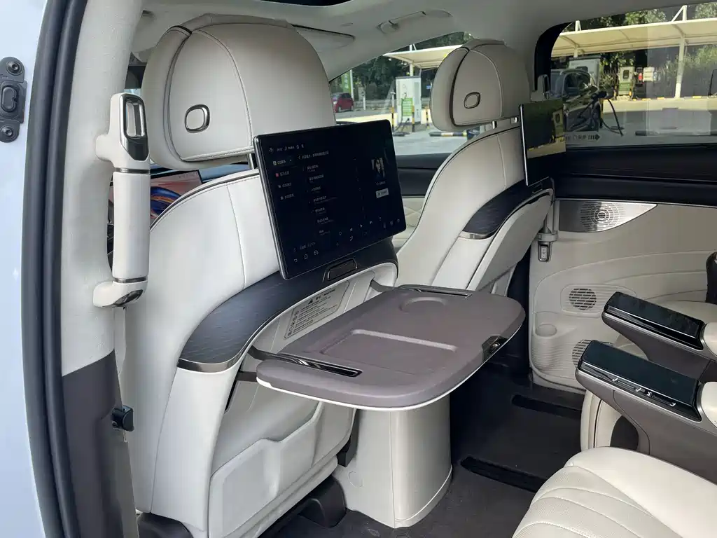 Denza D9 2024 DM-i 980 AWD Flagship