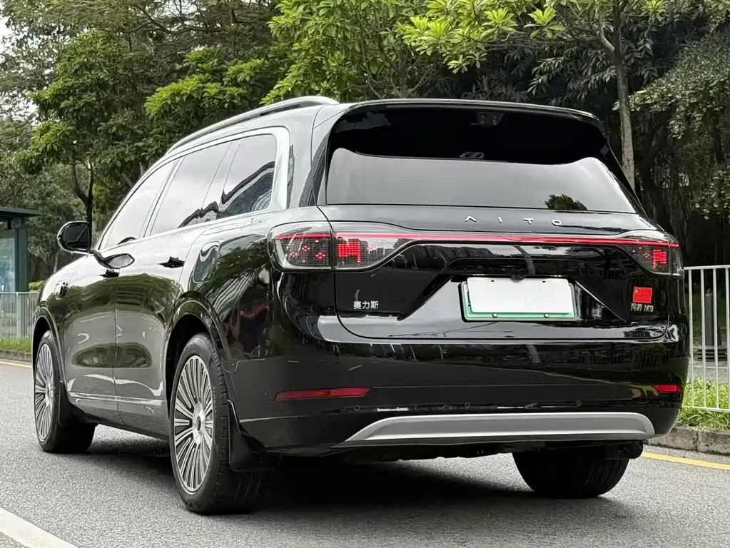 AITO M9 2025 EREV Ultra Edition 52kWh 6-Seater (192-line LiDAR)
