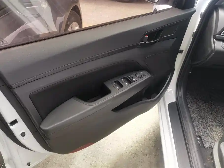 Hyundai Elantra Lingdong 2018 1.4T DCT Xuandong Vitality Edition