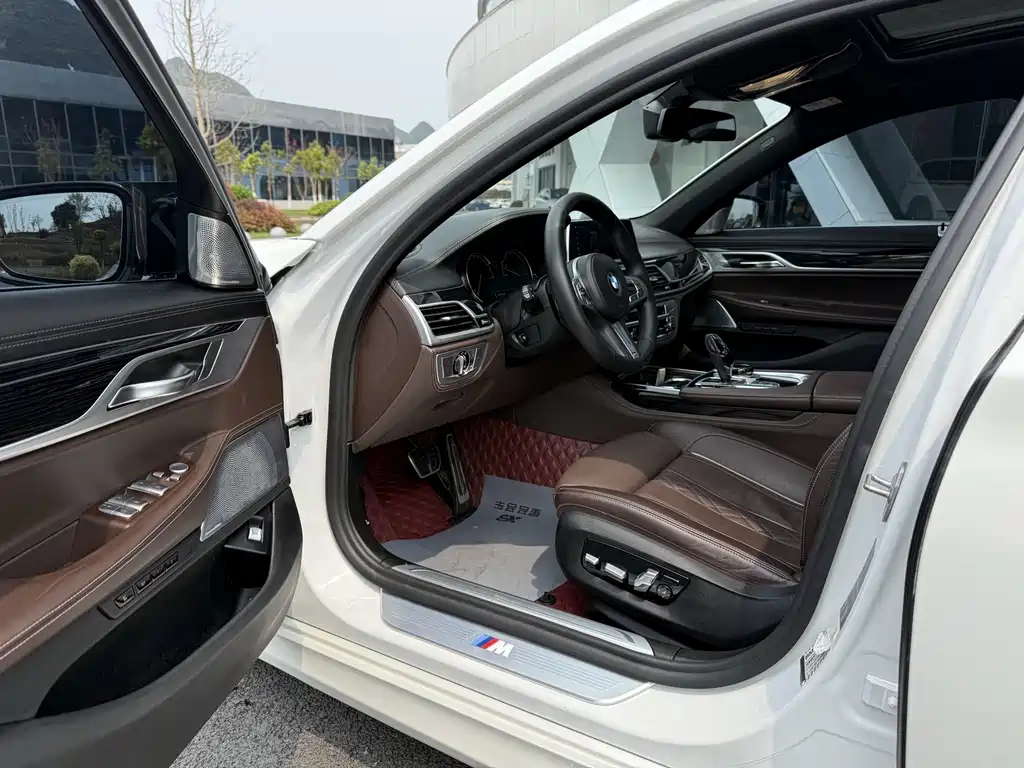 BMW 7 Series 2018 730Li Exclusive Edition M Sport Package