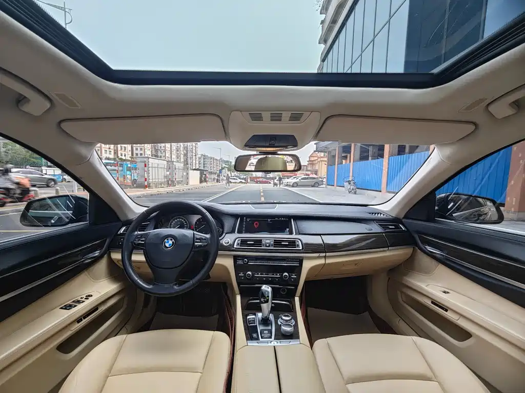 BMW 7 Series 2011 730Li Elegant - фото 13