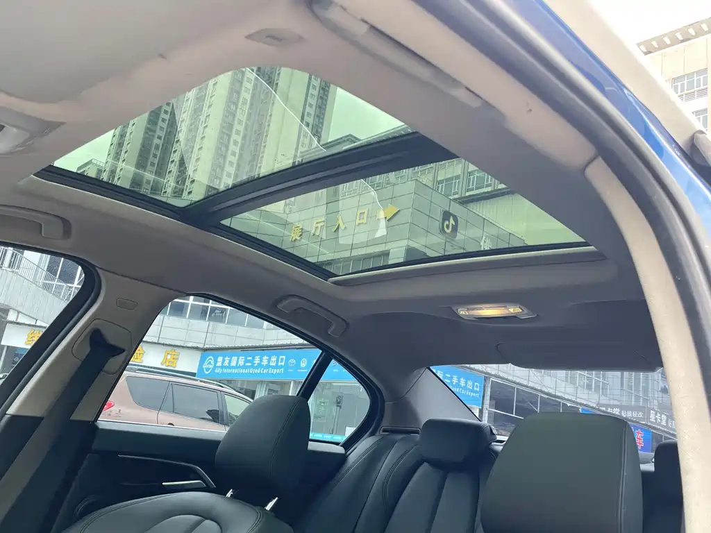 BMW 1 Series 2018 118i Sport