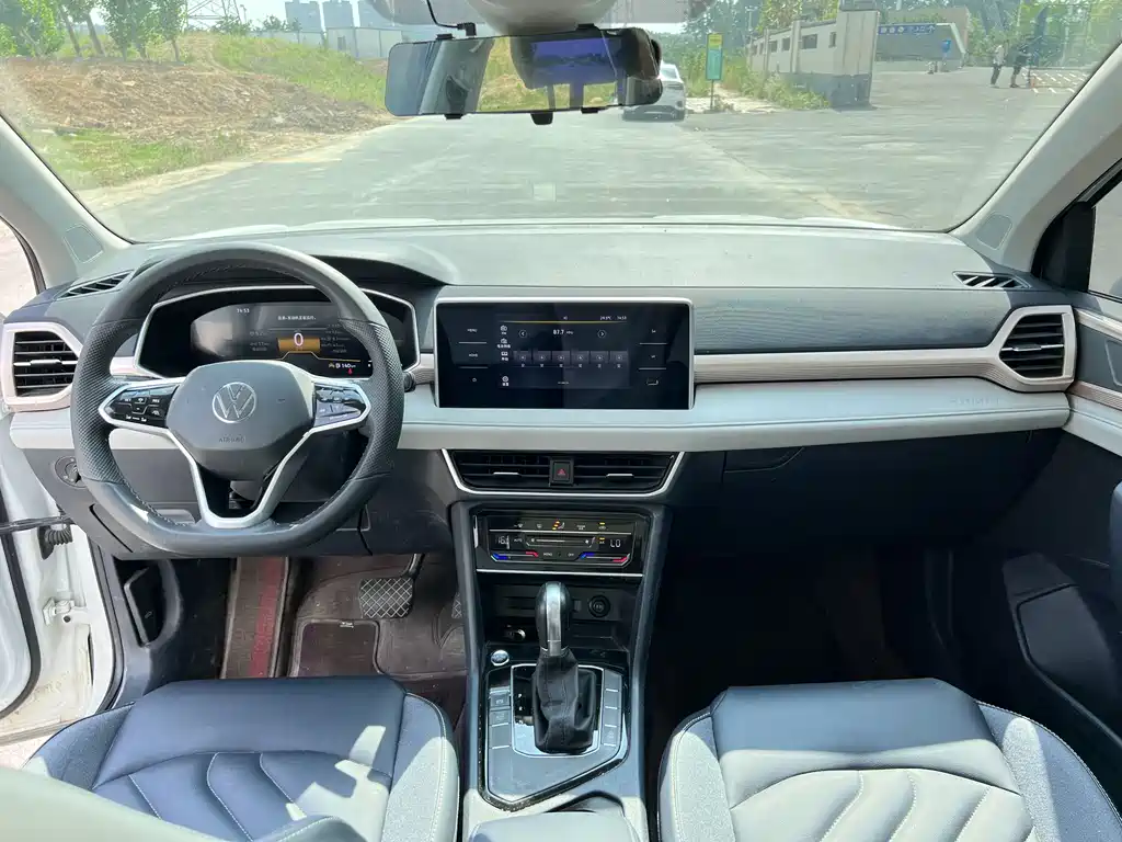 Volkswagen Tharu 2023 300TSI FWD Jiaoyue Edition