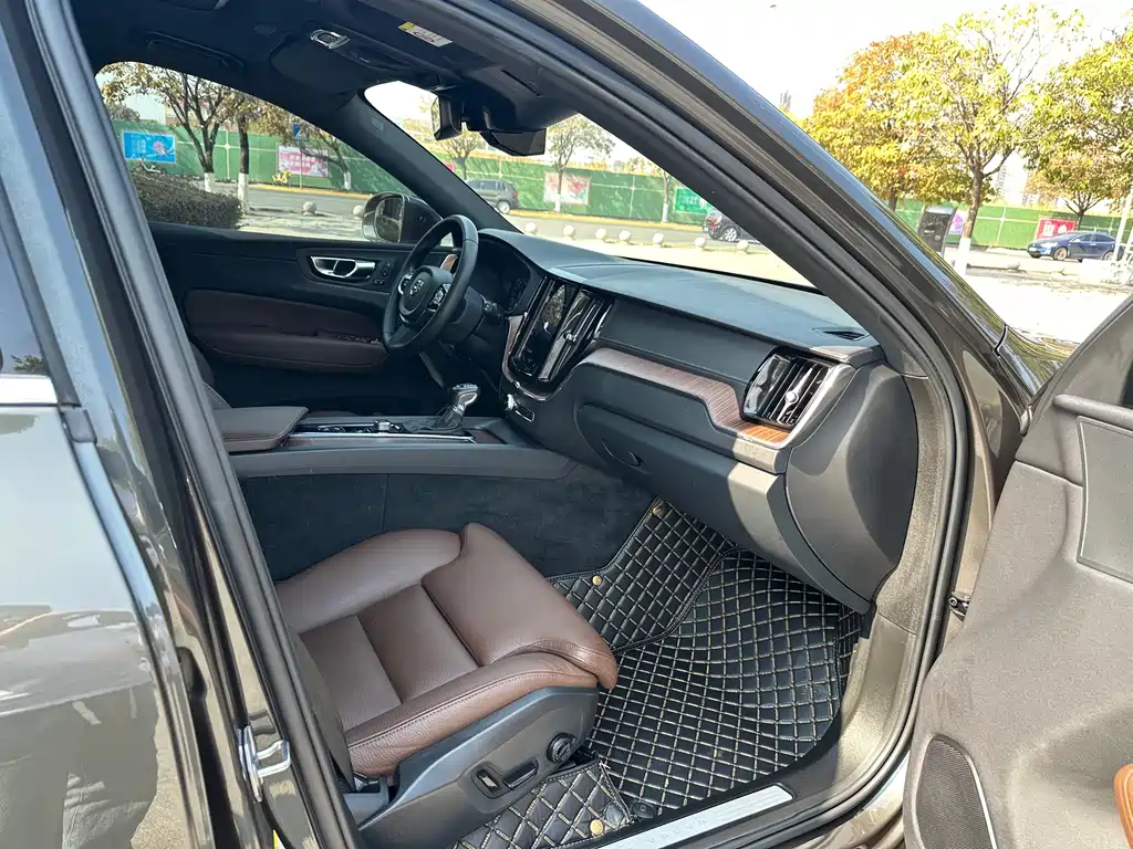 Volvo XC60 2021 T5 AWD Inscription