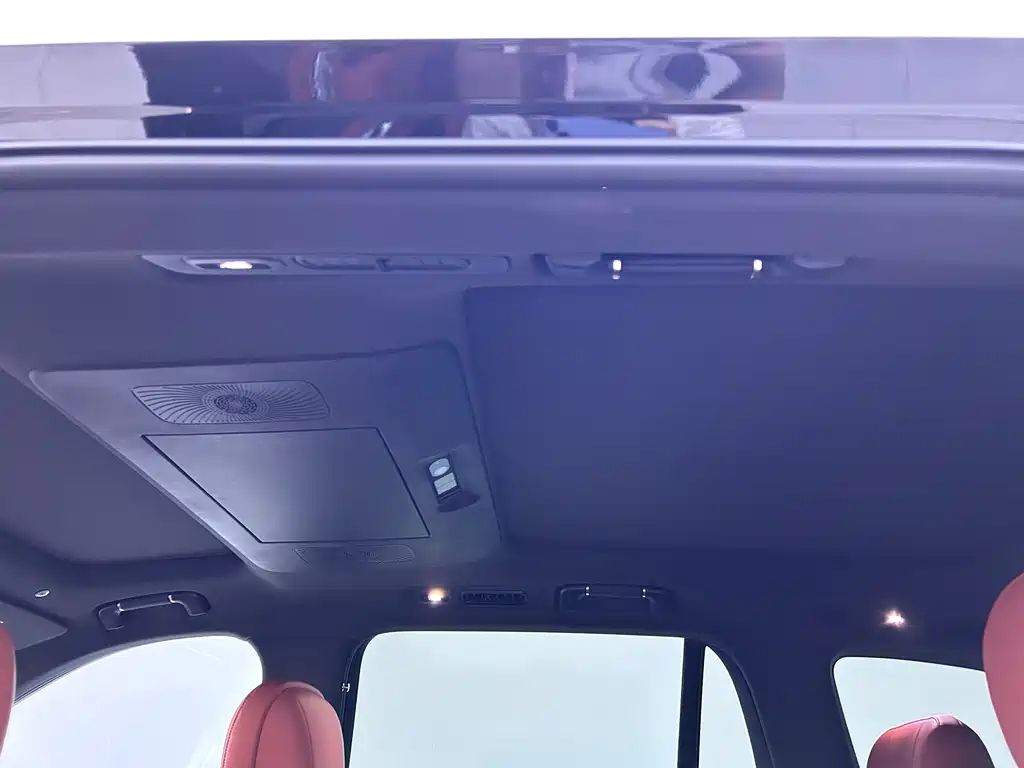 Galaxy M9 2025 210km AWD Navigator Edition