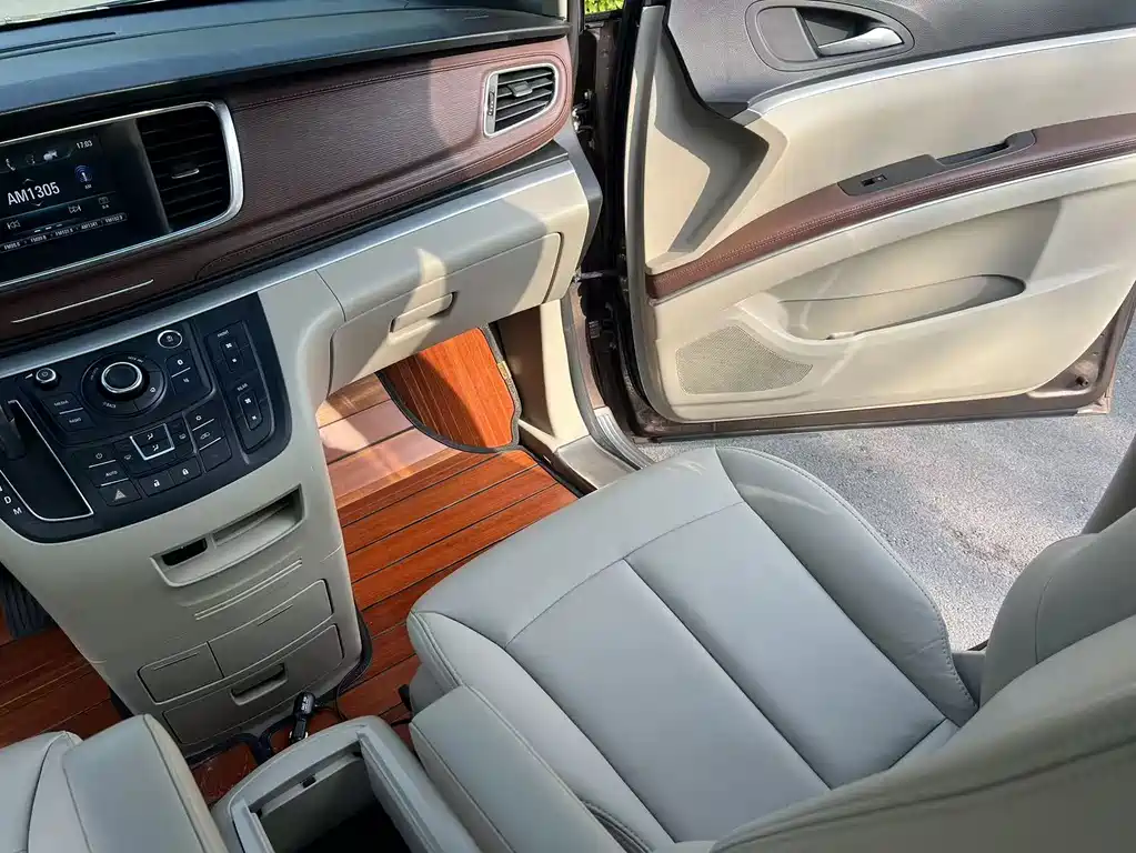 Buick GL8 2018 28T Luxury Model China VI