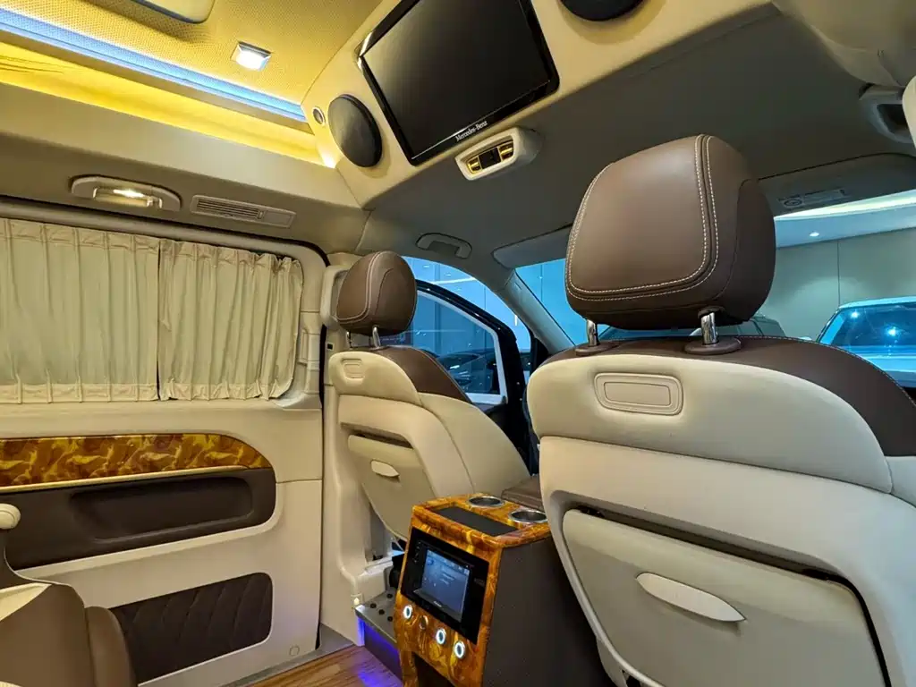 Mercedes-Benz V-Class 2017 V 260 L Exclusive Long Wheelbase