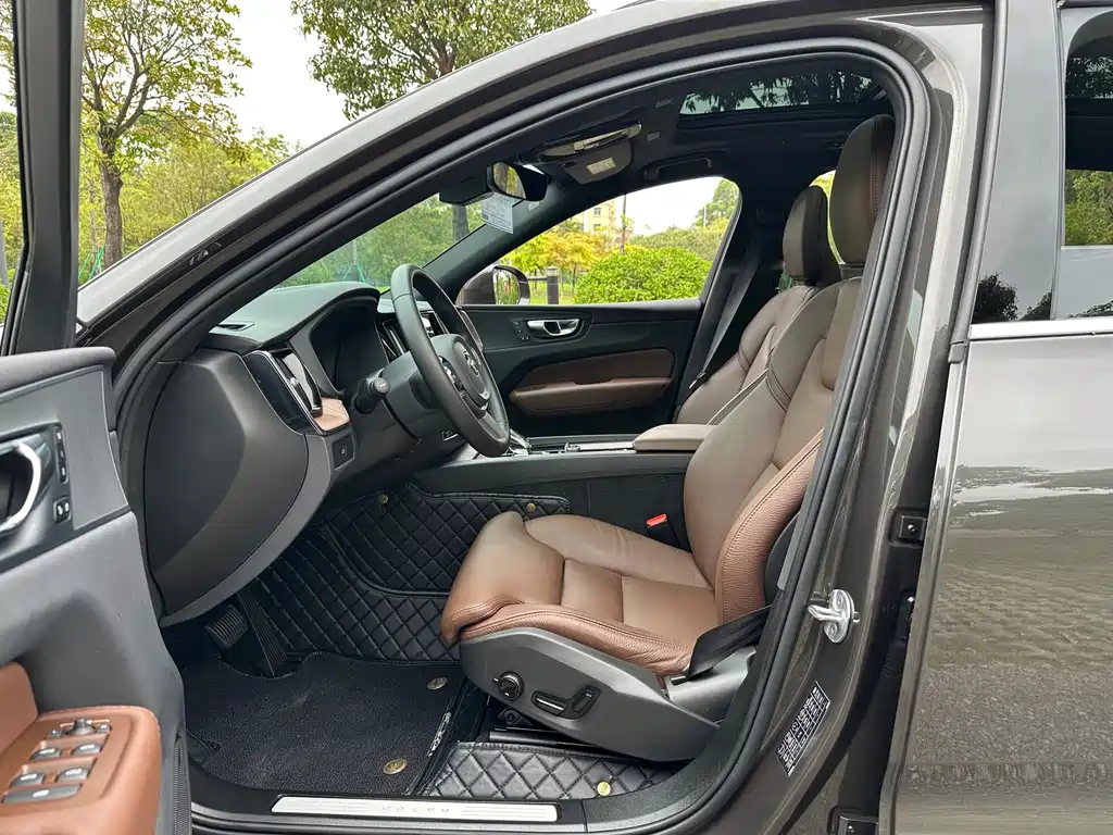 Volvo XC60 2024 B5 AWD Inscription
