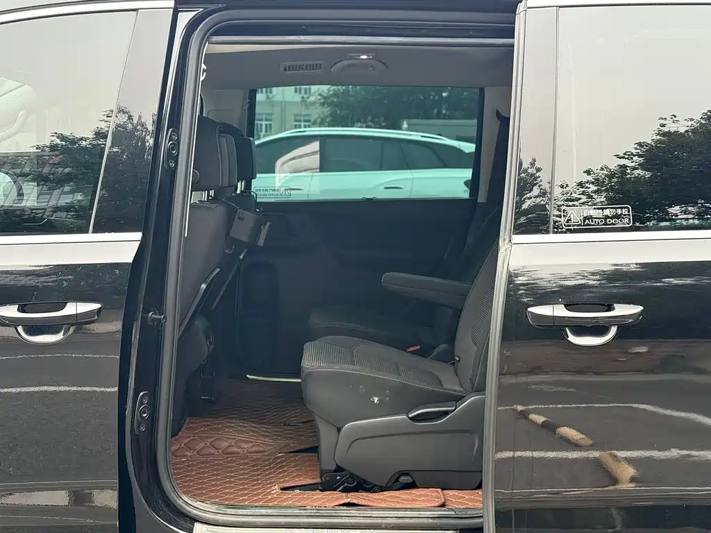 Volkswagen Sharan 2018 380TSI Comfort 6-seater