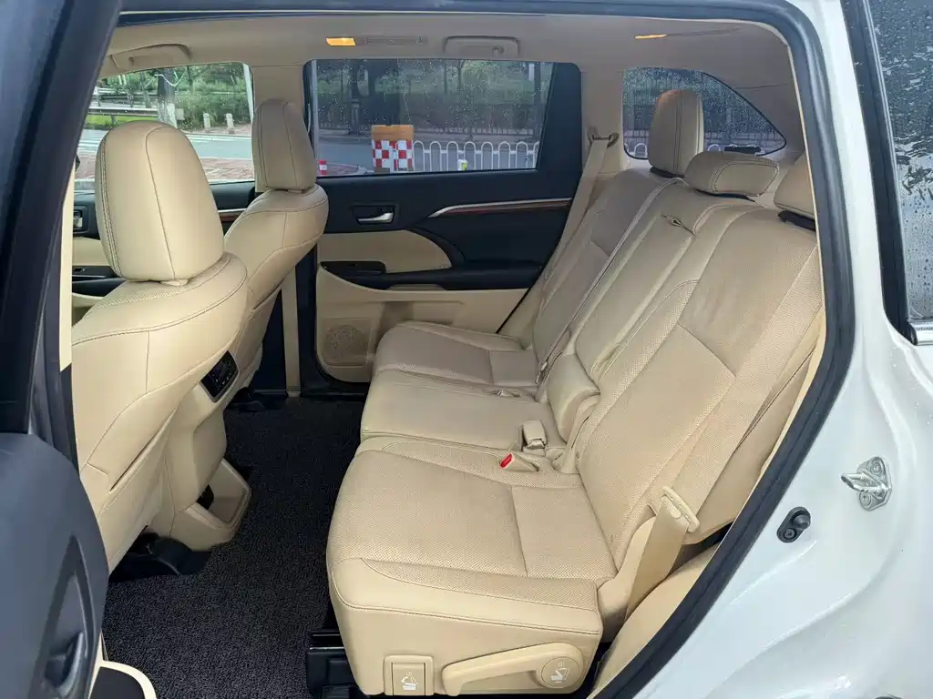 Toyota Highlander 2018 2.0T AWD Supreme Edition 7-Seater China V