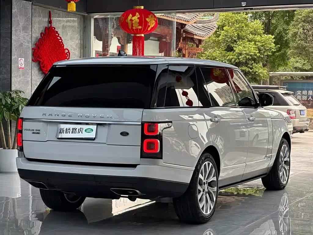 Range Rover Vogue SE LWB 2018