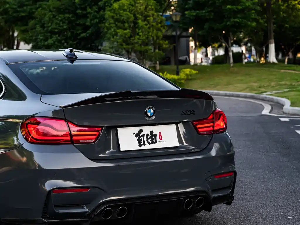 BMW M4 Coupe Shadow Edition 2019
