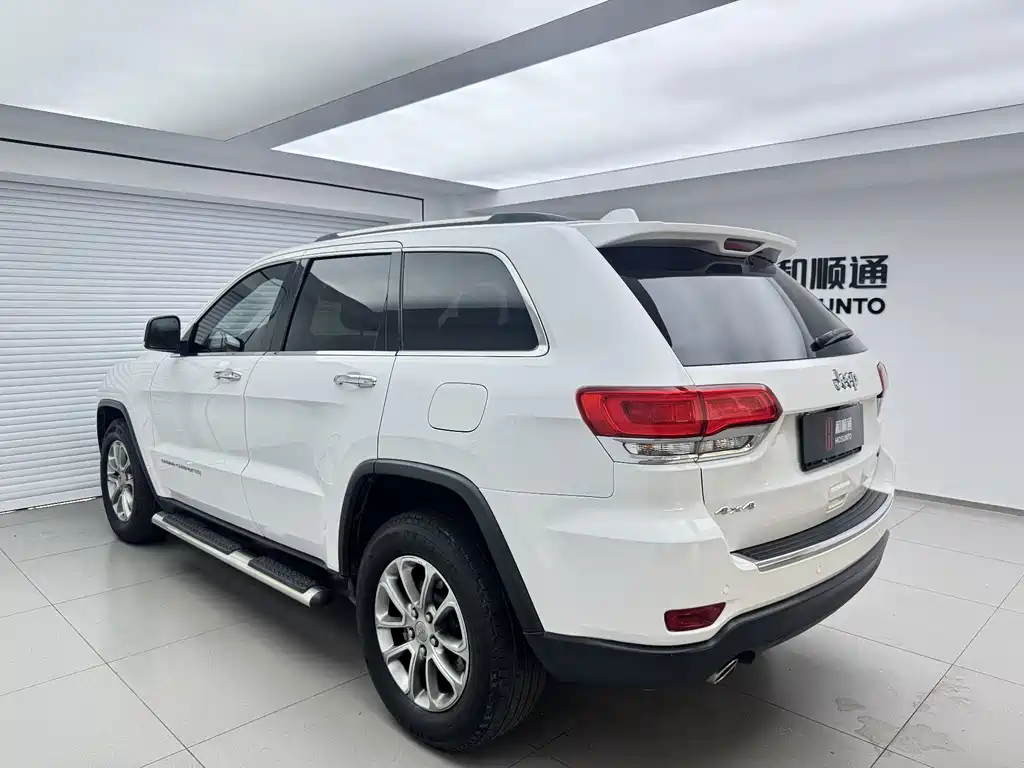 Jeep Grand Cherokee 2015 3.0L Luxury Navigation Edition